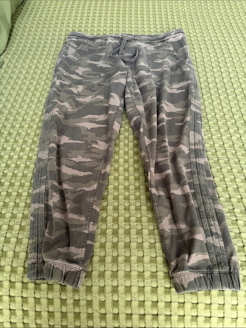 Athleta Women's Gray Camo Jogger Pants